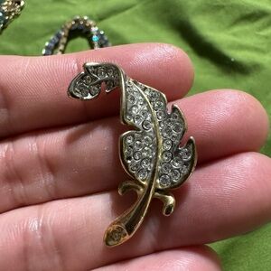 Vintage Gold Tone Leaf Rhinestone Brooch